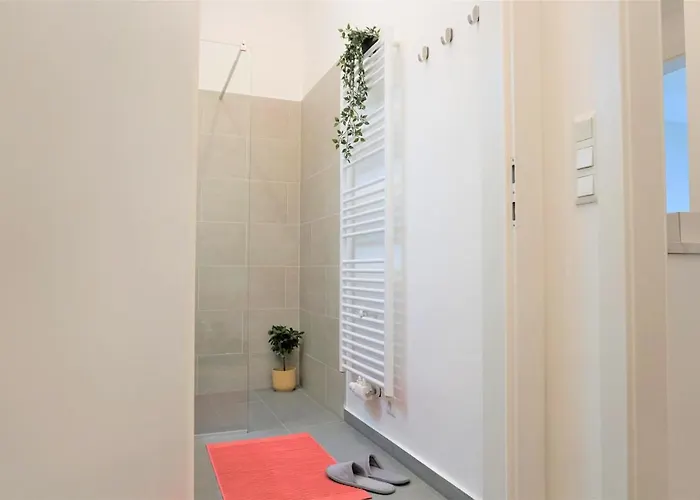 Apartment Modern 2br - Full Kitchen - Schoenbrunn Area - 15 Mins To Center *