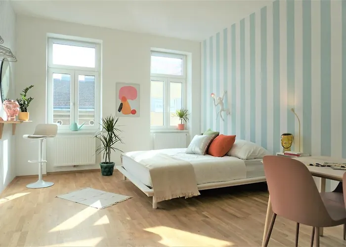 Modern 2br - Full Kitchen - Schoenbrunn Area - 15 Mins To Center * Vienna
