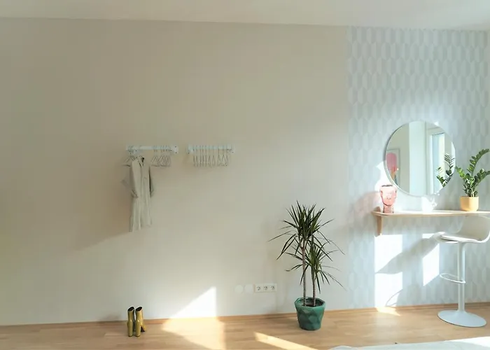 Apartment Modern 2br - Full Kitchen - Schoenbrunn Area - 15 Mins To Center *