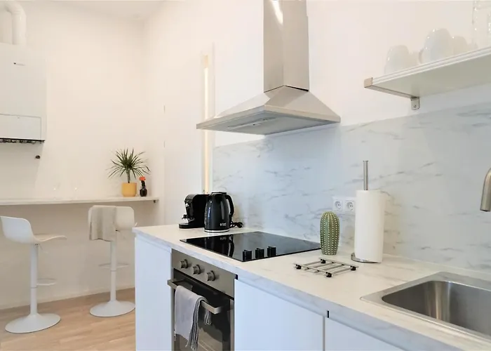 Apartment Modern 2br - Full Kitchen - Schoenbrunn Area - 15 Mins To Center Vienna