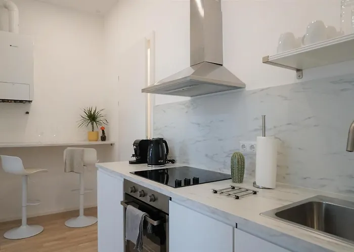 Modern 2br - Full Kitchen - Schoenbrunn Area - 15 Mins To Center Apartment Vienna
