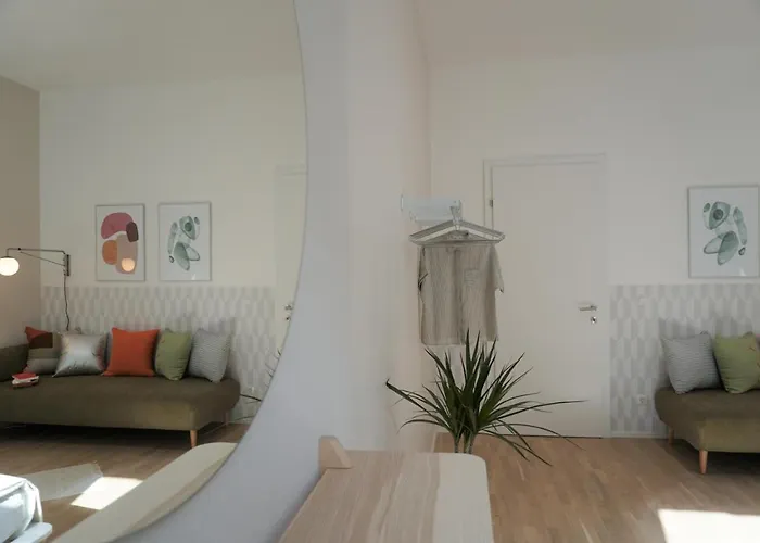Modern 2br - Full Kitchen - Schoenbrunn Area - 15 Mins To Center Apartment Vienna