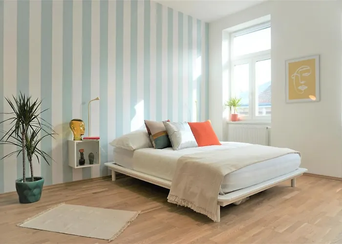Modern 2br - Full Kitchen - Schoenbrunn Area - 15 Mins To Center Apartment Vienna